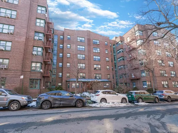 3434 99th St, Corona, NY 11368