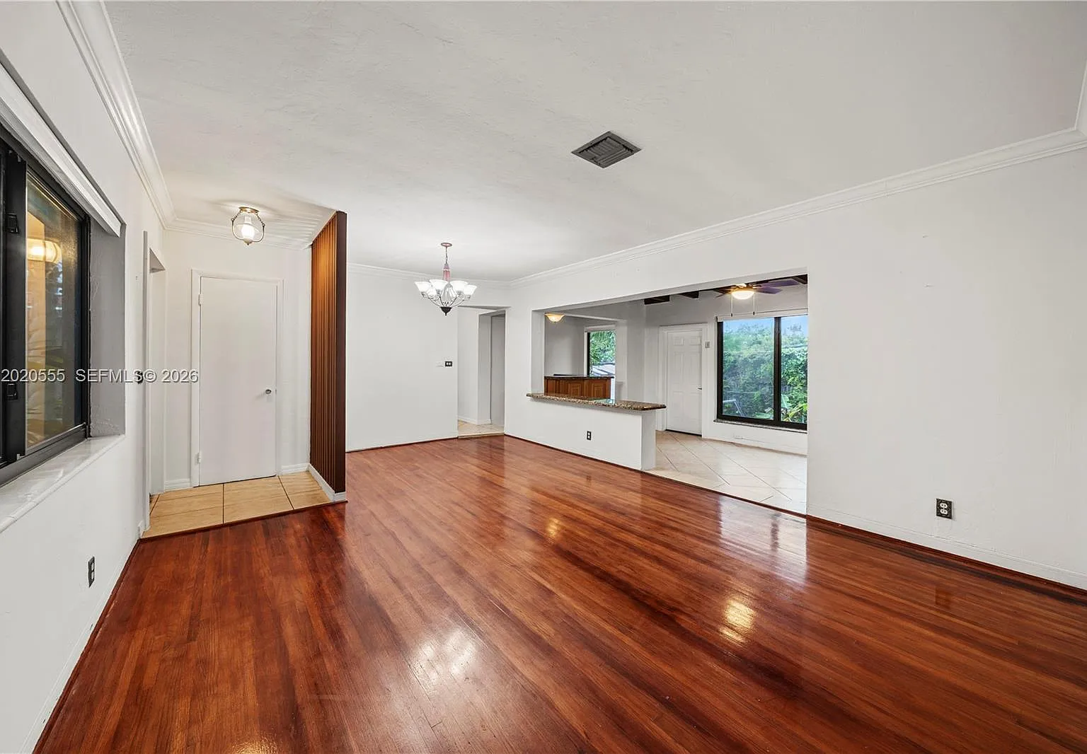 3 bed, 2.0 bath, 1302 sqft, $3,500 — Photo 3