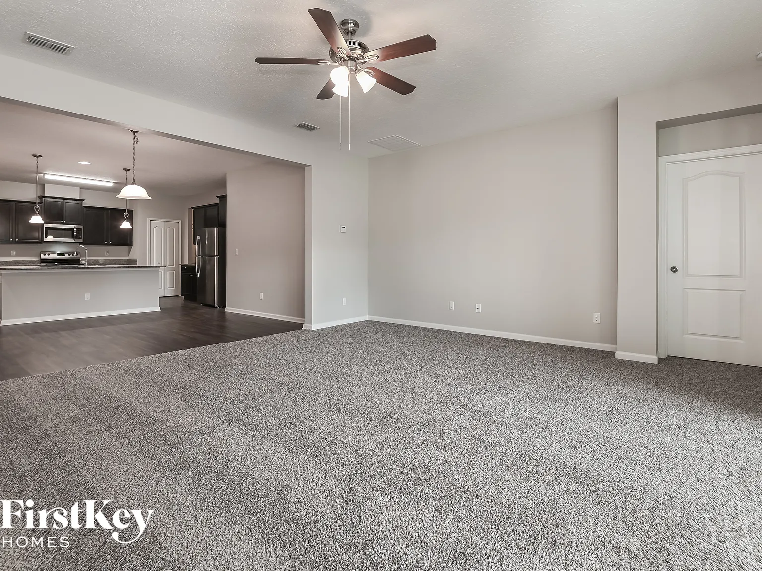 4 bed, 2.5 bath, 2519 sqft, $3,320 — Photo 4