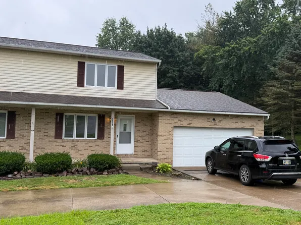 3963 Lake Vista Rd, Akron, OH 44319