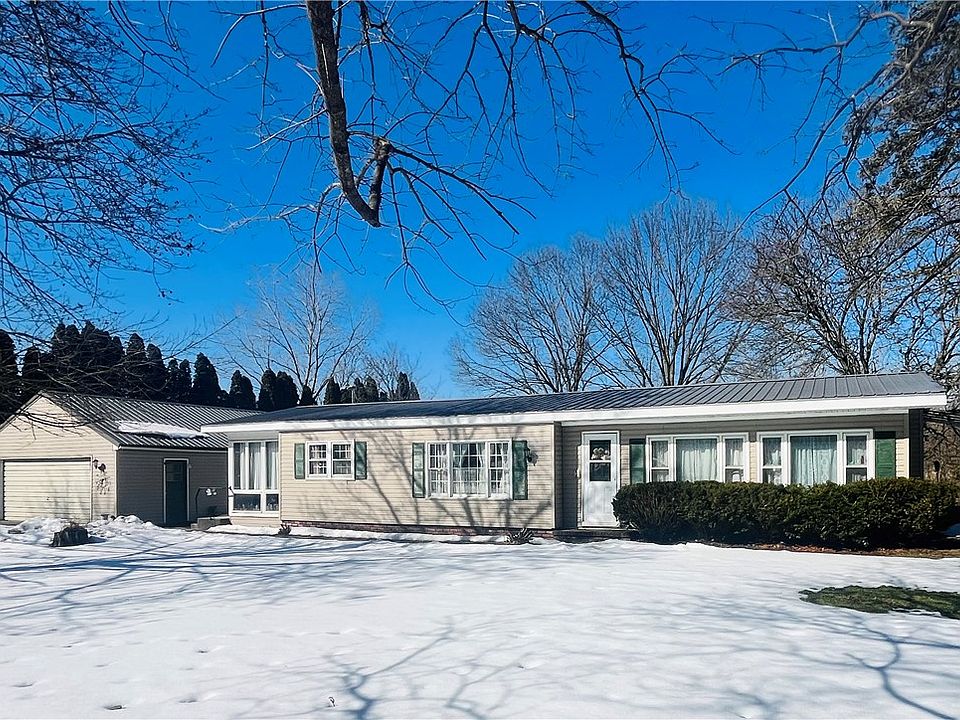 1st image of 998 Pinewood Rd