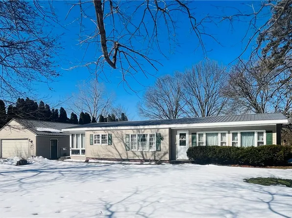 998 Pinewood Rd, Phelps, NY 14532