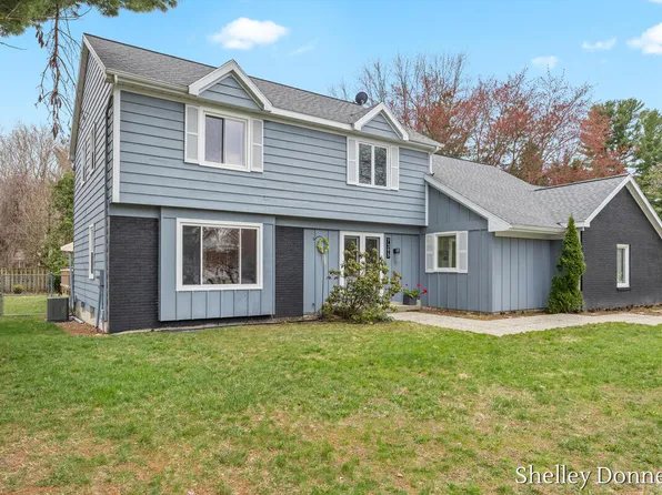 7395 Cascade Ter SE, Grand Rapids, MI 49546