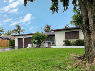 2121 Everglades Dr, Miramar, FL 33023