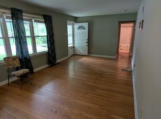 916 Barton Pl, Saint Charles, MO 63301
