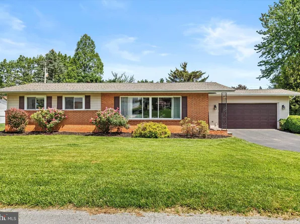 3251 Lynwood Ln, York, PA 17402