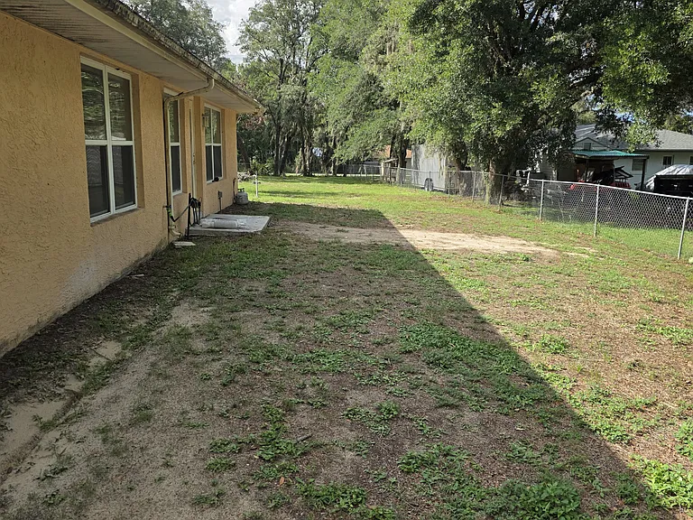 1750 N Valencia Dr — Photo 25