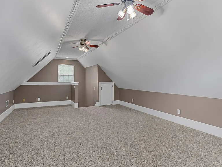 300 Davis Rd — Photo 21