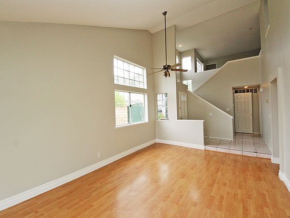 5th image of 2402 Reindeer Ln