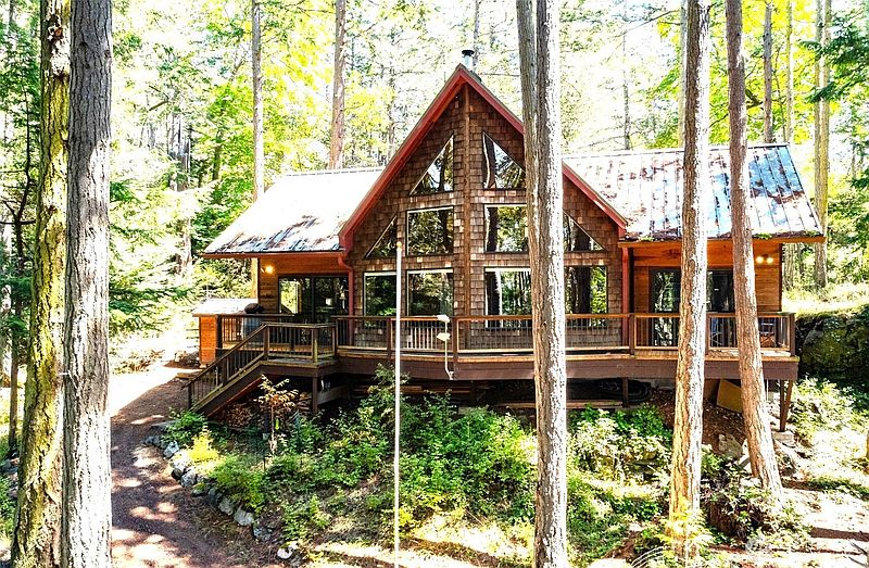 2nd image of 1354 Chinook Way