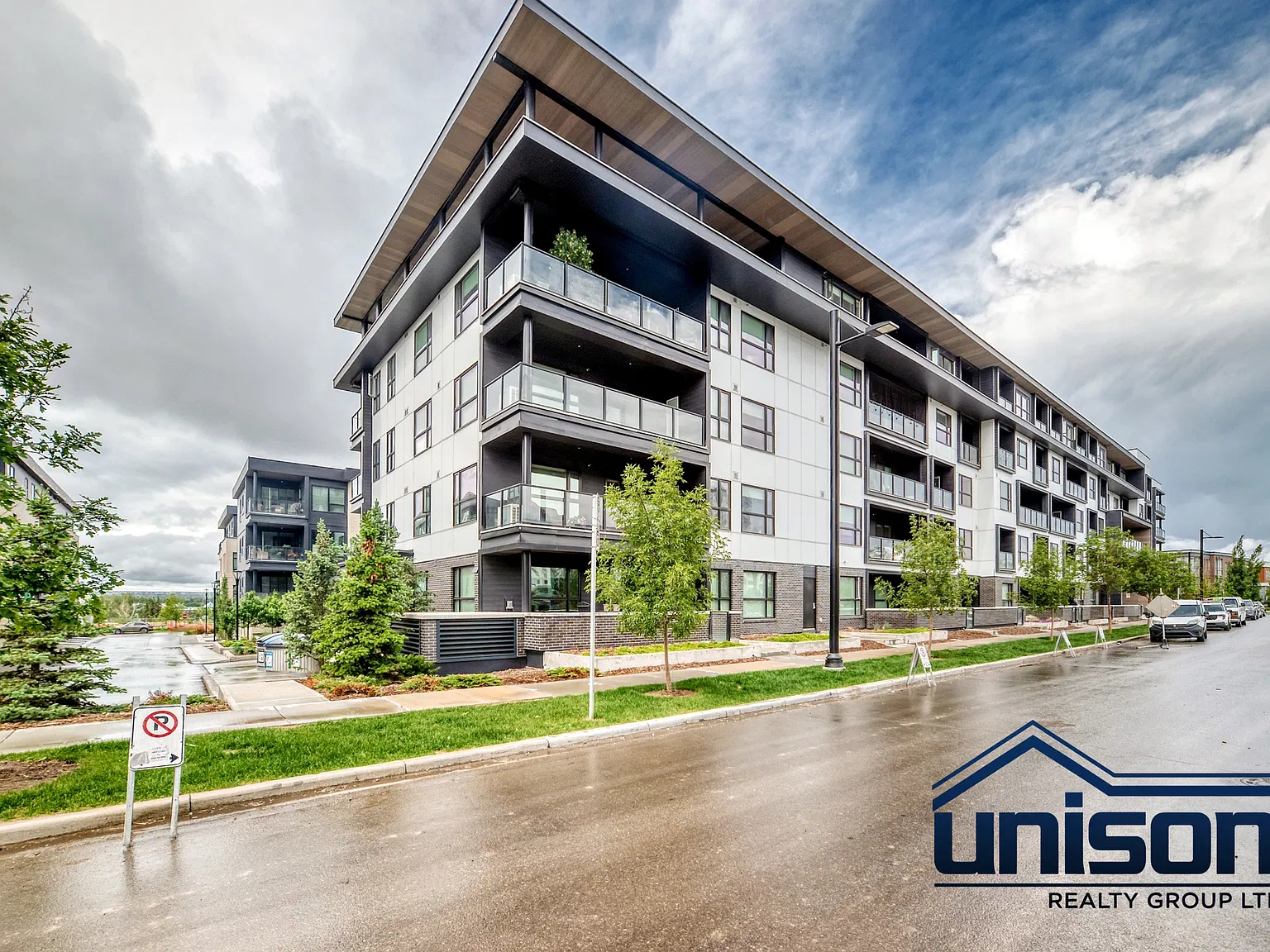 2 bed, 920 sqft, $2,195 — Photo 1