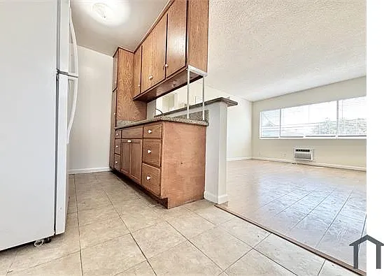 1656 Arlington Ave #A — Photo 1