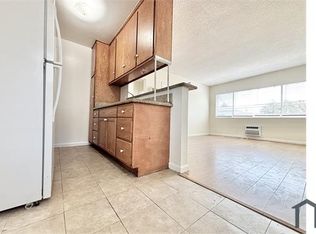 1656 Arlington Ave #A, Los Angeles, CA 90019
