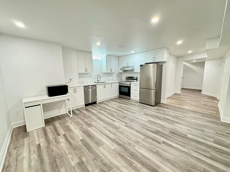 375 Wilfred Murison Ave #BASEMENT — Photo 6