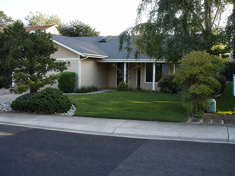 12930 Mott Ct — Photo 1