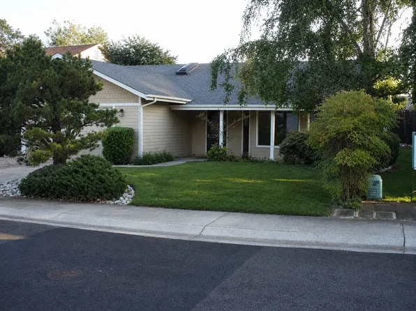 12930 Mott Ct, Auburn, CA 95603