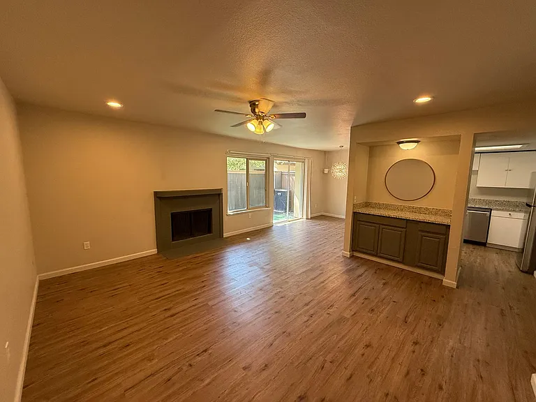 3701 Colonial Dr #201 — Photo 7
