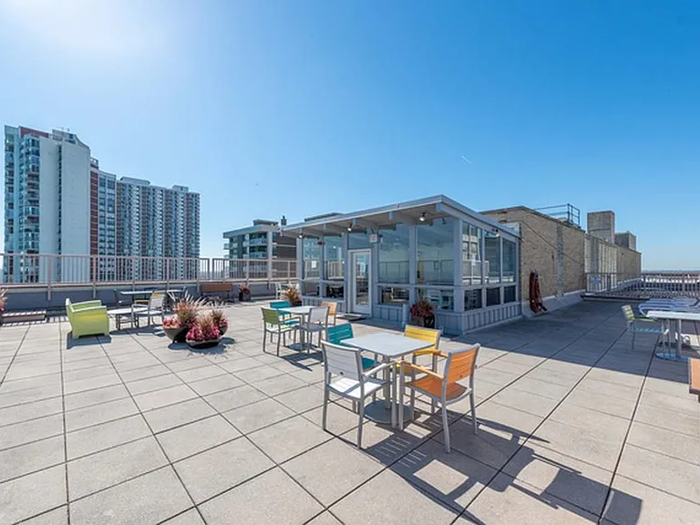 6157 N Sheridan Rd — Photo 16