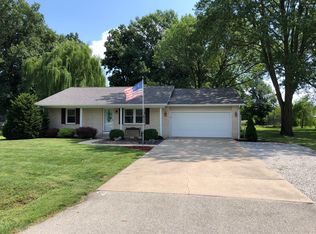 2300 E Lake Shore Dr, Taylorville, IL 62568
