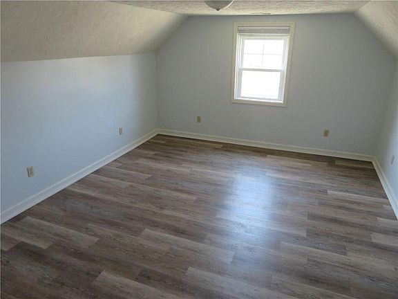 3rd image of 872 S 8th St