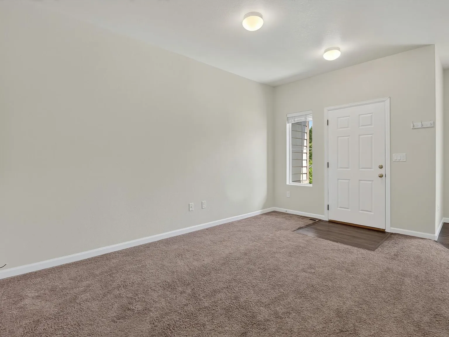 3 bed, 2.5 bath, 1588 sqft, $2,325 — Photo 4