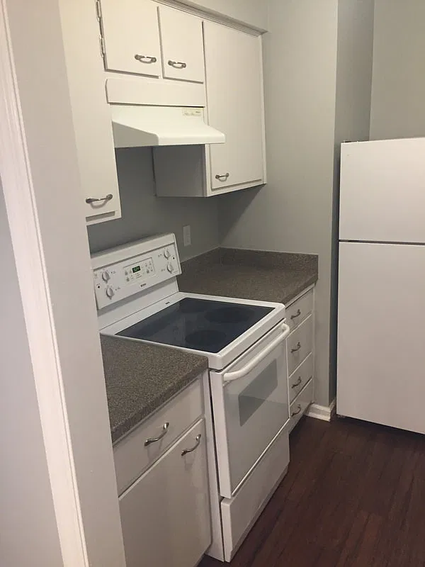 Penn Park Apartments — Photo 2