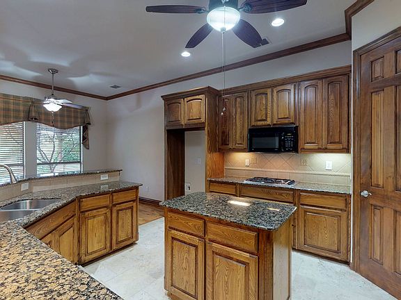 12kitchen.jpg