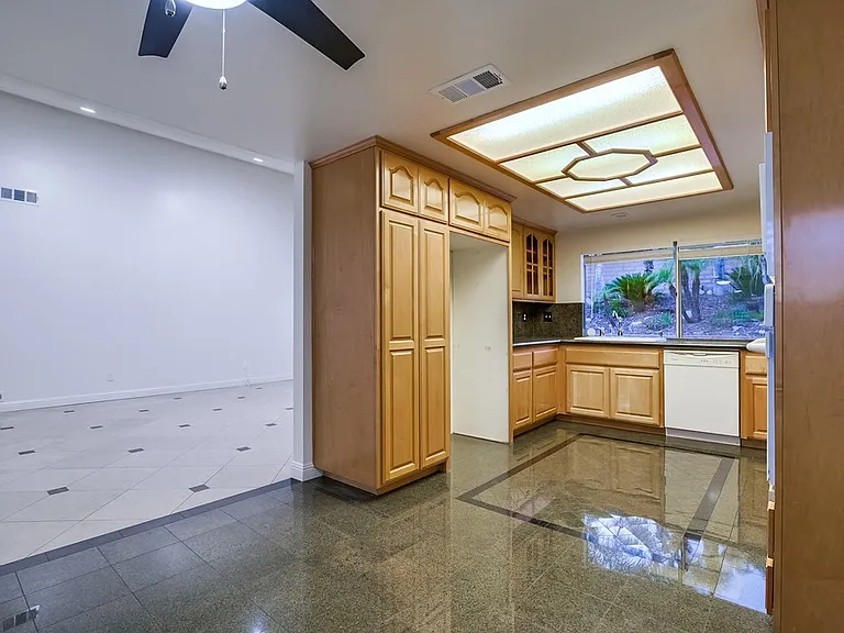 929 Darlene Ct — Photo 23