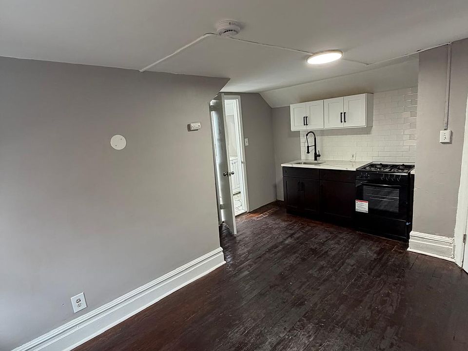 1st image of 289 Weequahic Ave #C