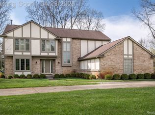 6701 Sun Valley Dr, Clarkston, MI 48348