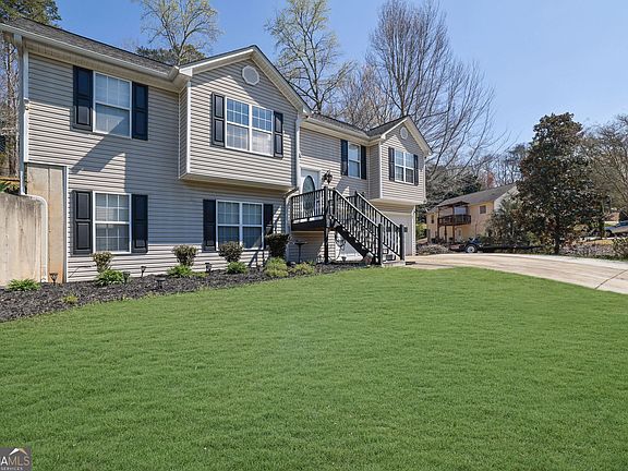 4th image of 2932 Lake Hollow Rd