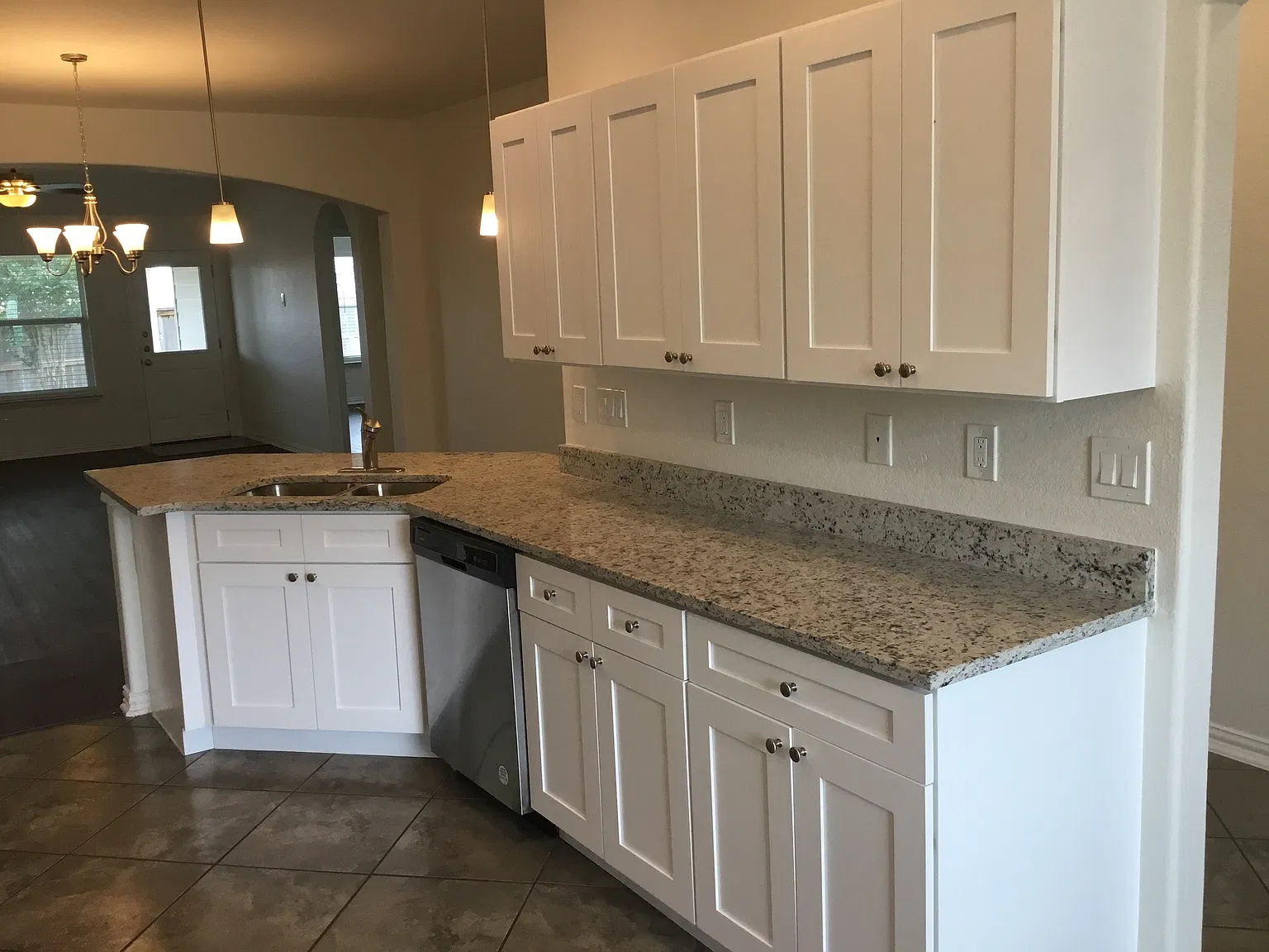 3 bed, 2.0 bath, 1580 sqft, $1,945 — Photo 4