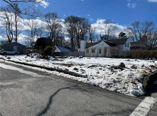82 Main St, South Kingstown, RI 02879