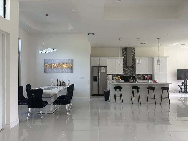 5282 44th St NE — Photo 3
