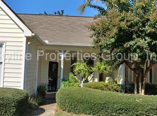 135 Victoria Way, Roswell, GA 30075
