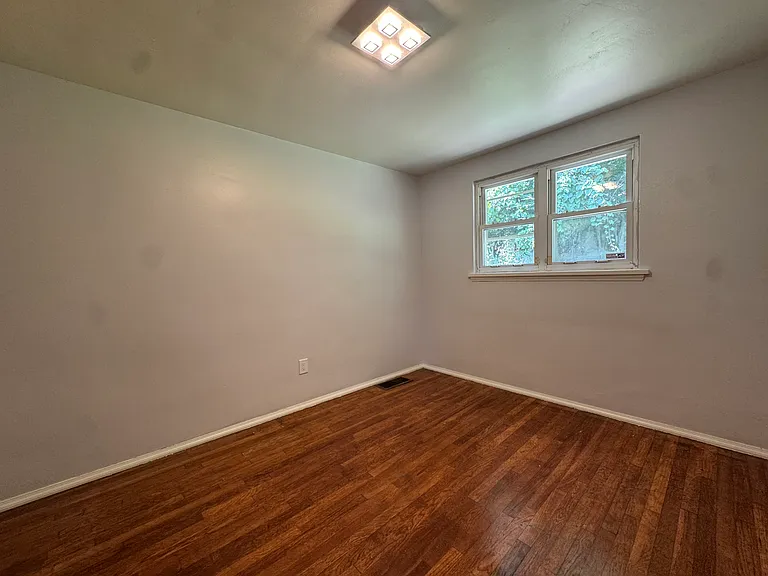 320 Dorothy Dr — Photo 6