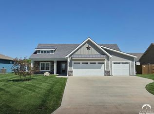 1030 Bluestem Dr, Baldwin City, KS 66006