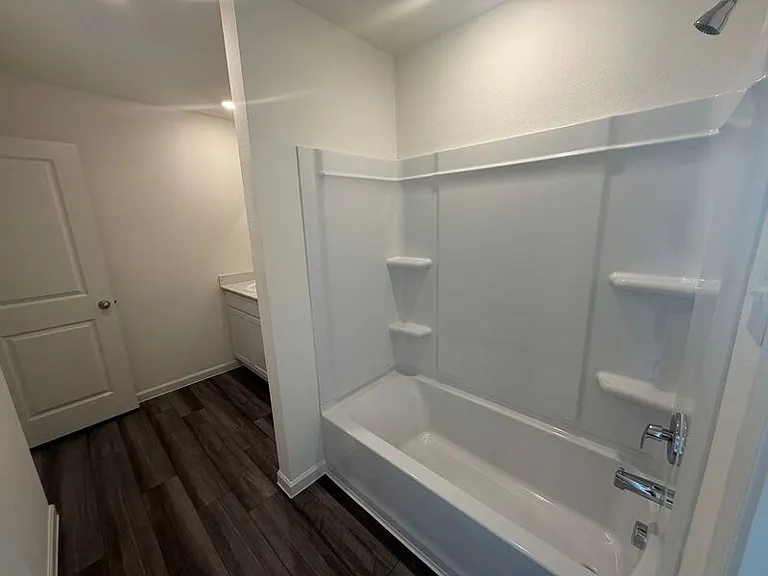 2210 Meadow Park Dr — Photo 30