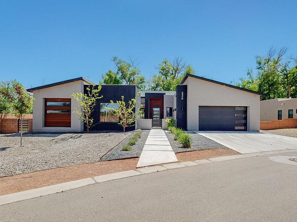 1st image of 236 Valle Encantado Dr NW