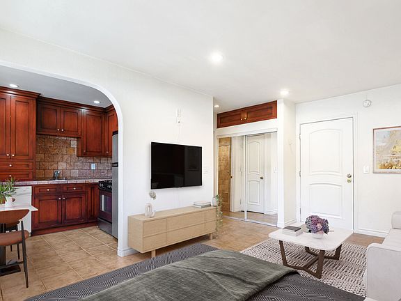 2nd image of 239 S Barrington Ave APT F3