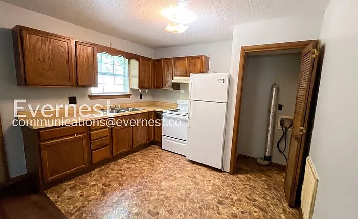 1 bed, 1.0 bath, 775 sqft, $795 — Photo 2