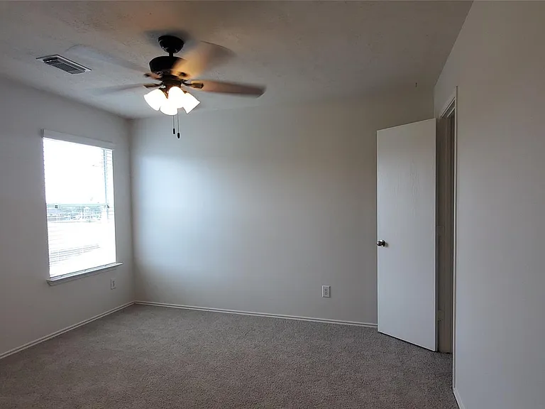 2802 Shearwater Bend Dr — Photo 13