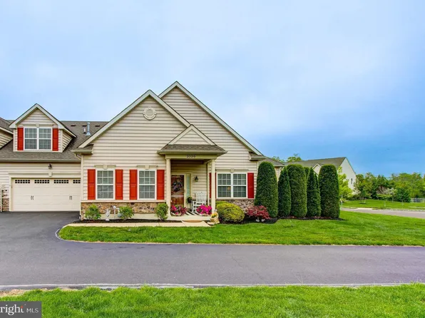 1036 Arbour Ln, Quakertown, PA 18951