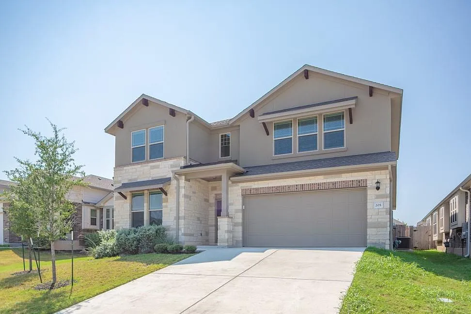 5 bed, 4.0 bath, 3163 sqft, $2,780 — Photo 2