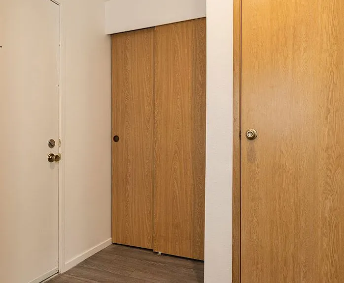 Hillcourt Apartments — Photo 28