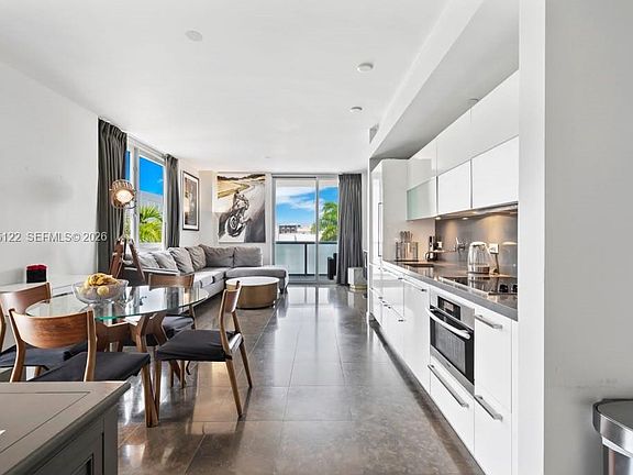 3rd image of 220 21st St APT 401