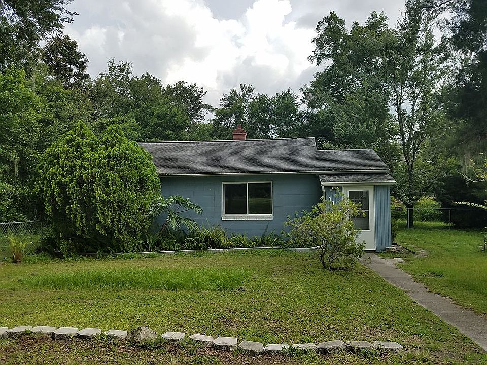 1st image of 1131 NE 10th Pl