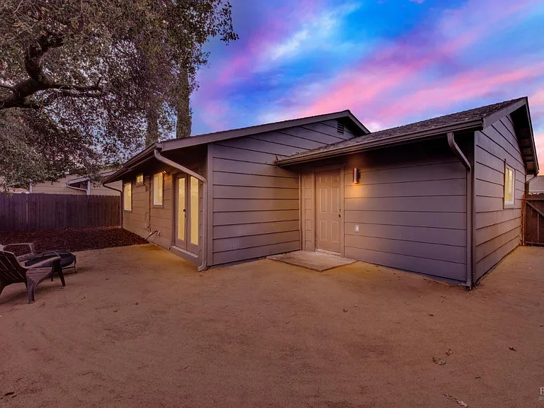 6610 Oak Leaf Ct — Photo 34