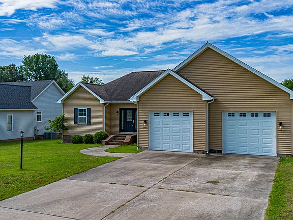 2nd image of 1010 Red Pine Cir