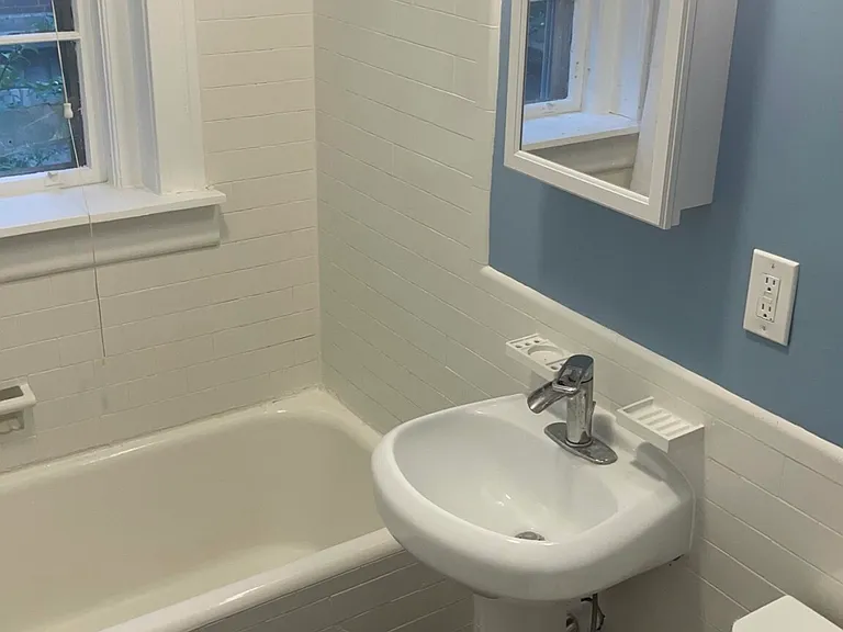 4 Washington Ave #5 — Photo 11